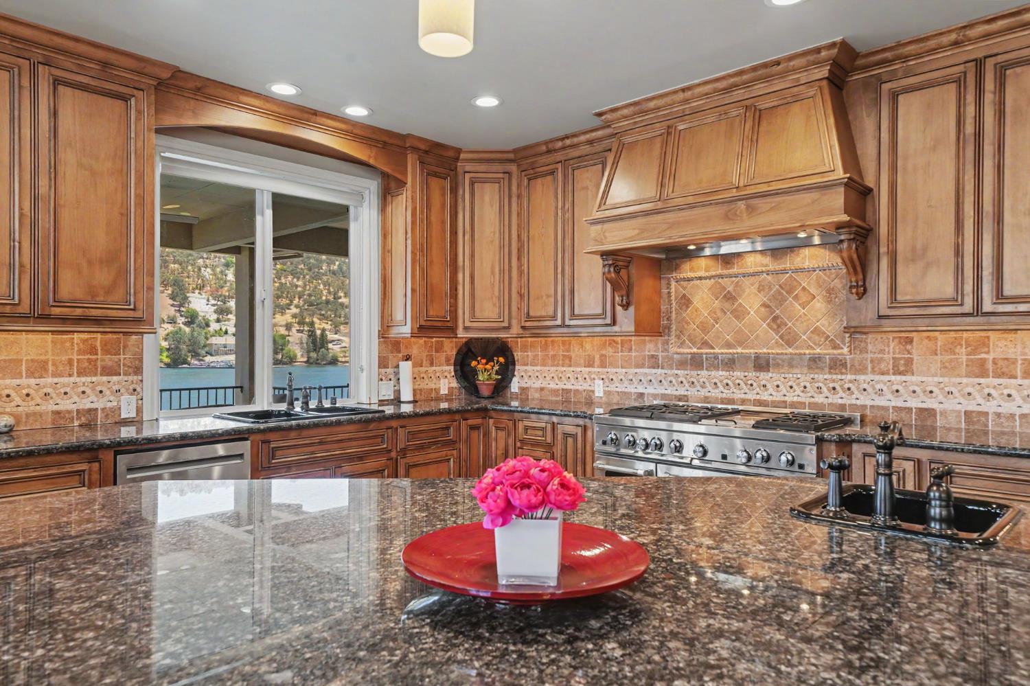 815 Sandy Bar Dr, Copperopolis, CA 95228