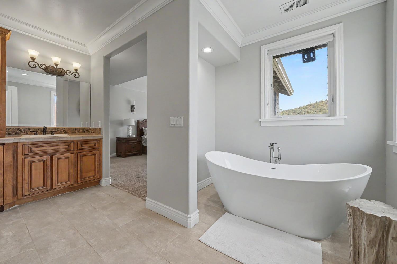 815 Sandy Bar Dr, Copperopolis, CA 95228