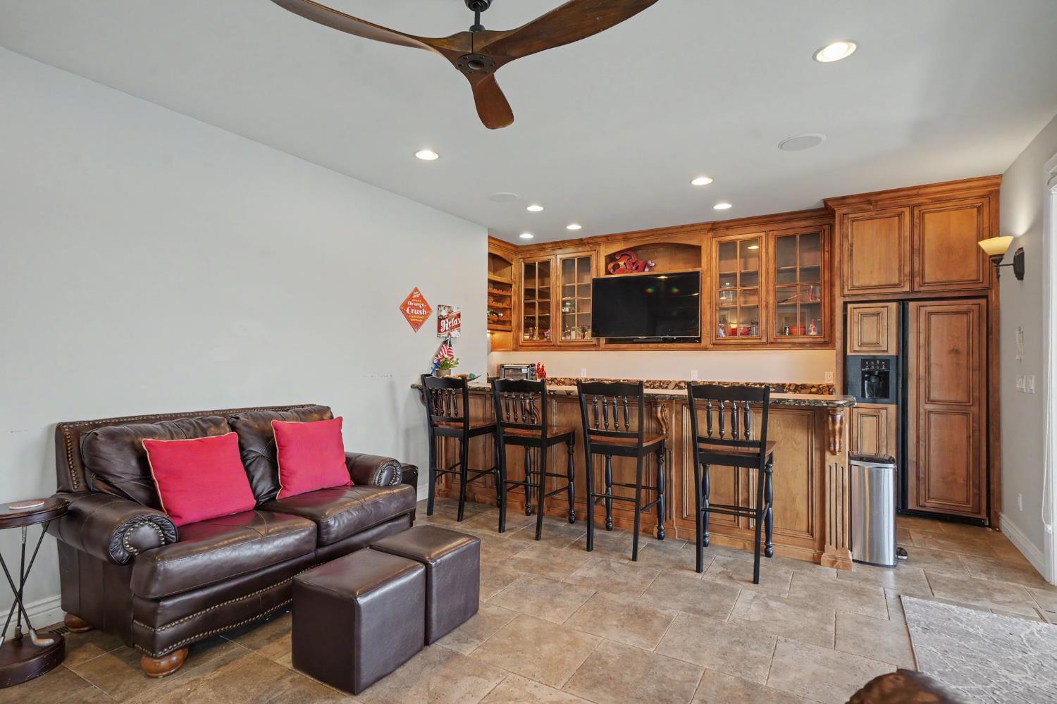 815 Sandy Bar Dr, Copperopolis, CA 95228