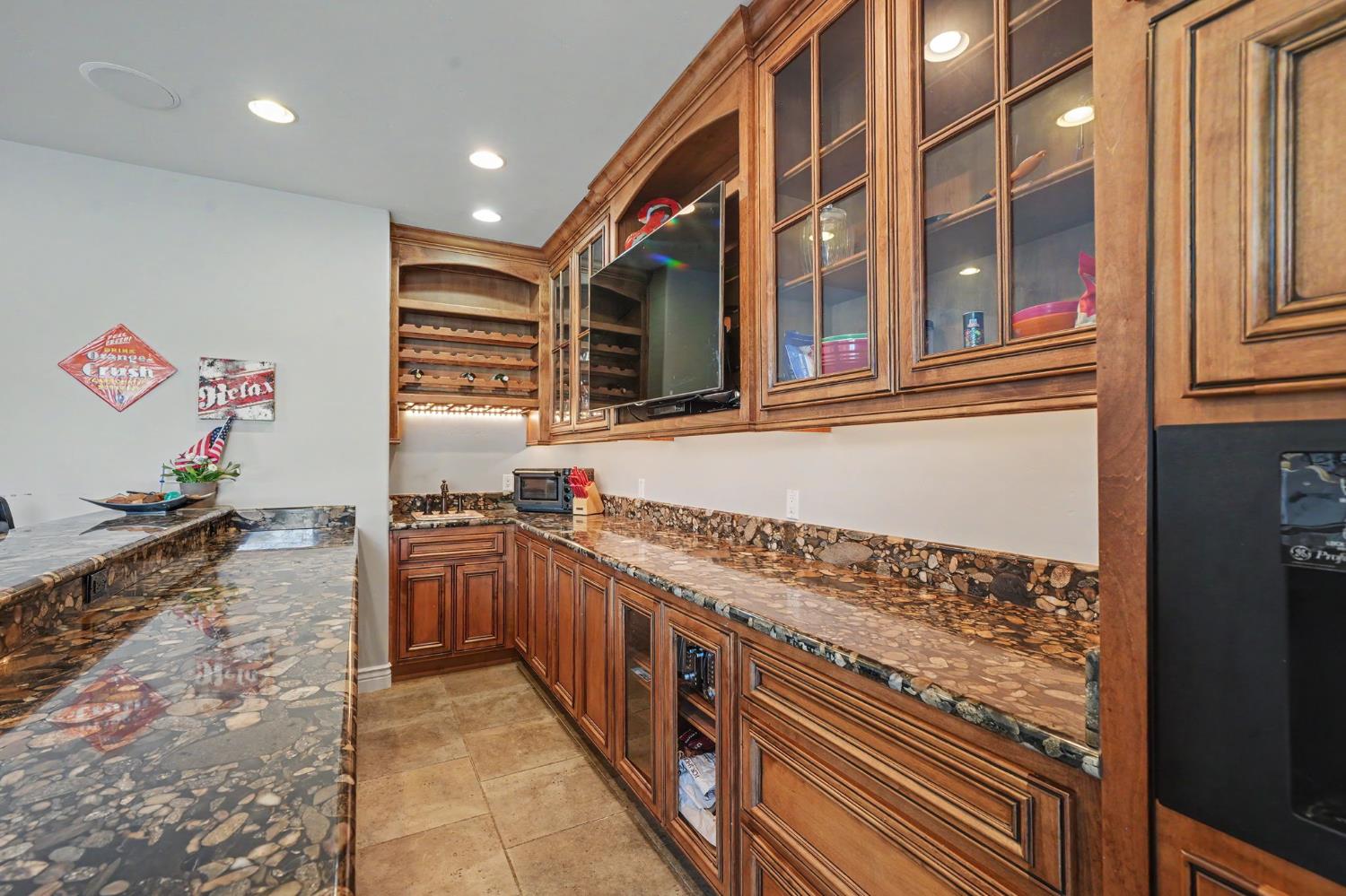 815 Sandy Bar Dr, Copperopolis, CA 95228