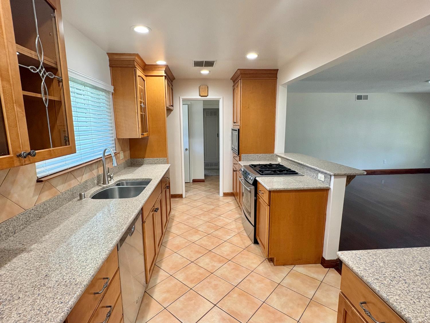 2306 Monte Carlo Ave, Modesto, CA 95350