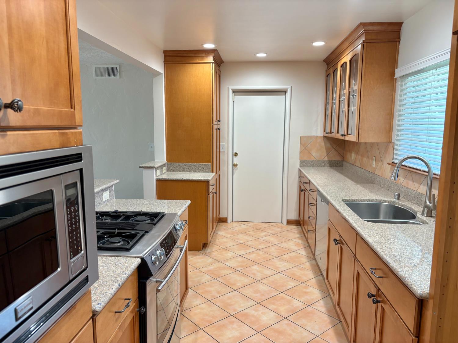 2306 Monte Carlo Ave, Modesto, CA 95350