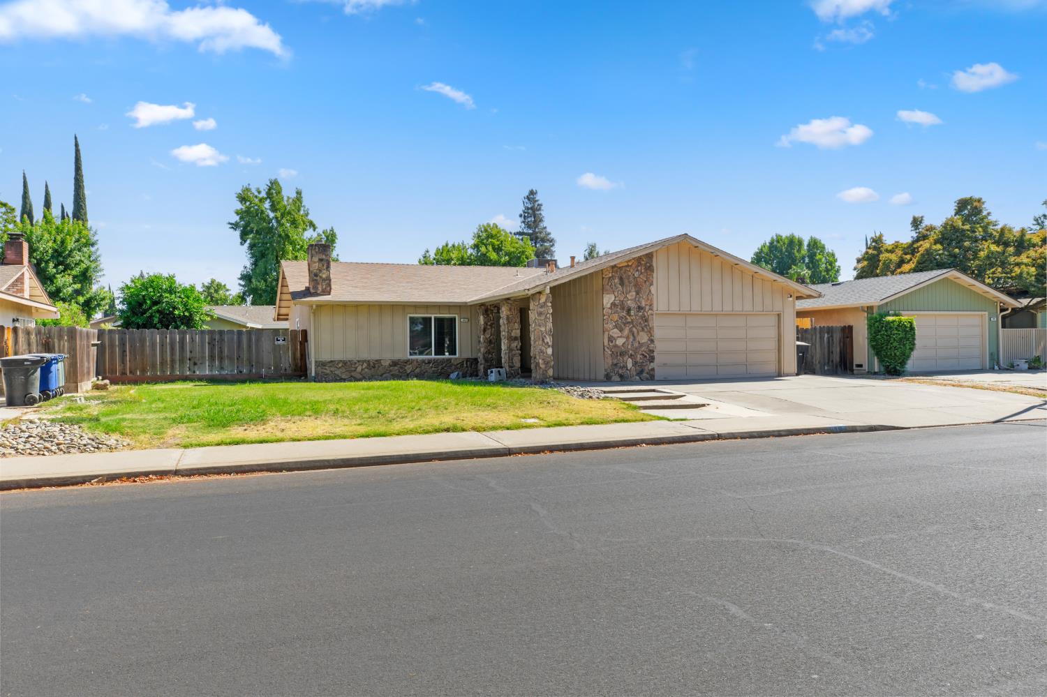 812 Sylvan Meadows Dr, Modesto, CA 95356