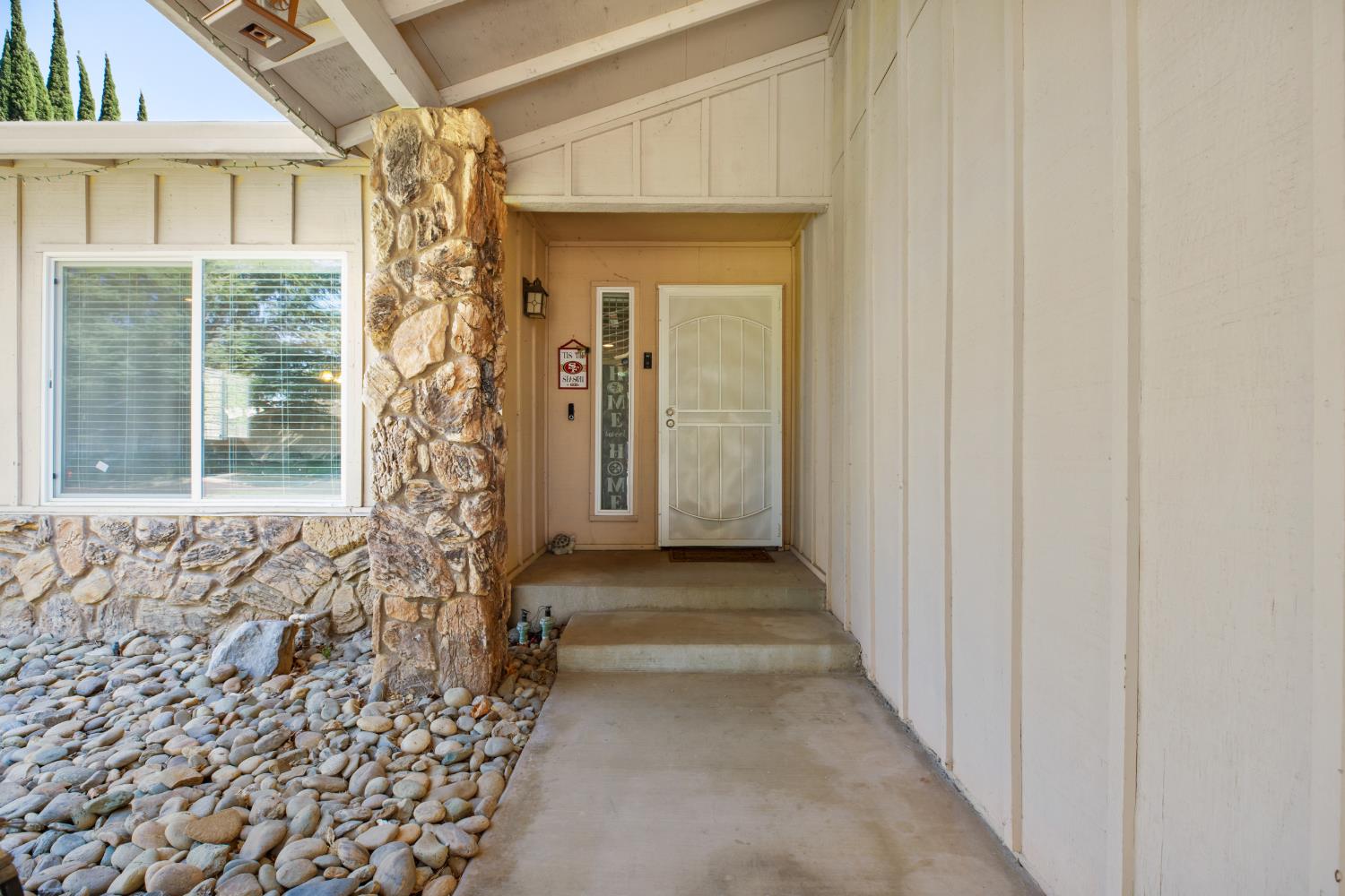 812 Sylvan Meadows Dr, Modesto, CA 95356