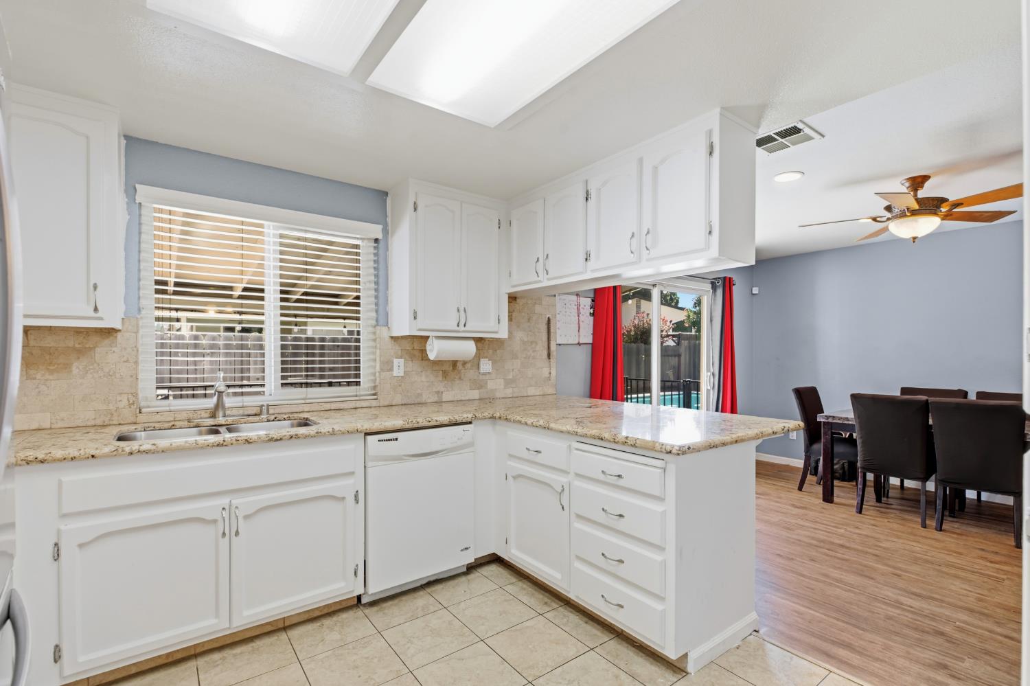 812 Sylvan Meadows Dr, Modesto, CA 95356