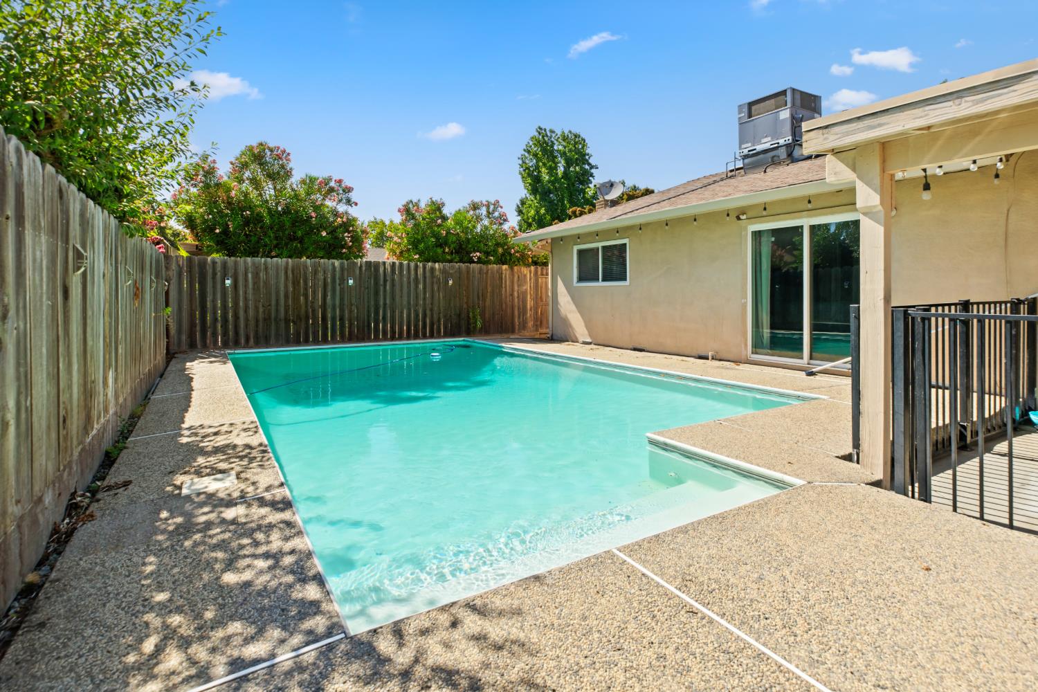 812 Sylvan Meadows Dr, Modesto, CA 95356