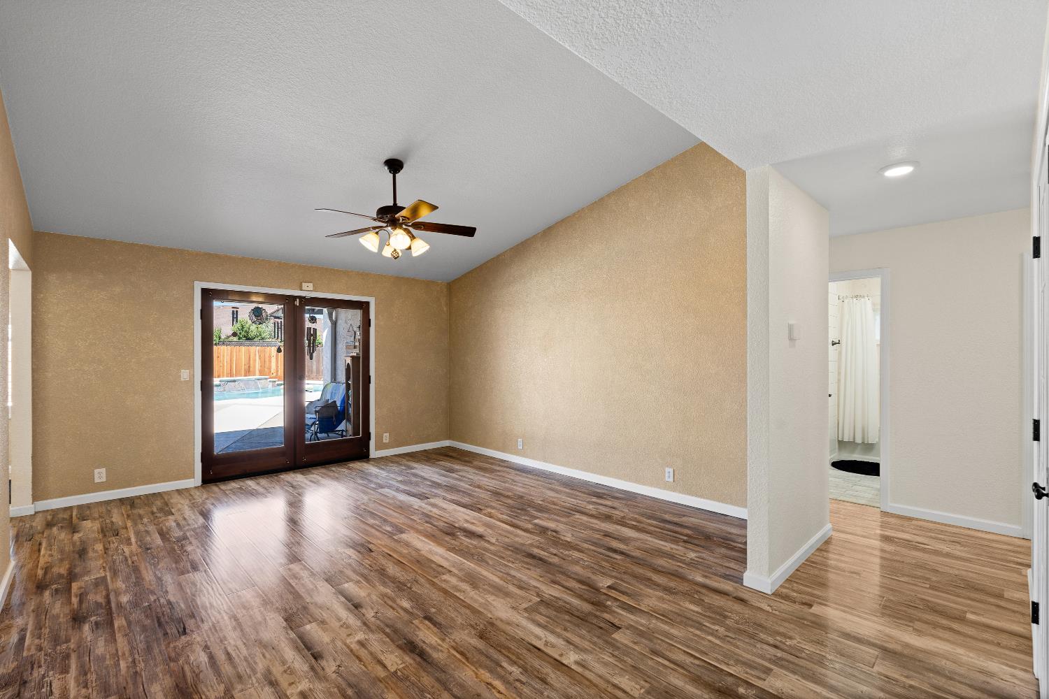 6163 Mohican Dr, Manteca, CA 95336