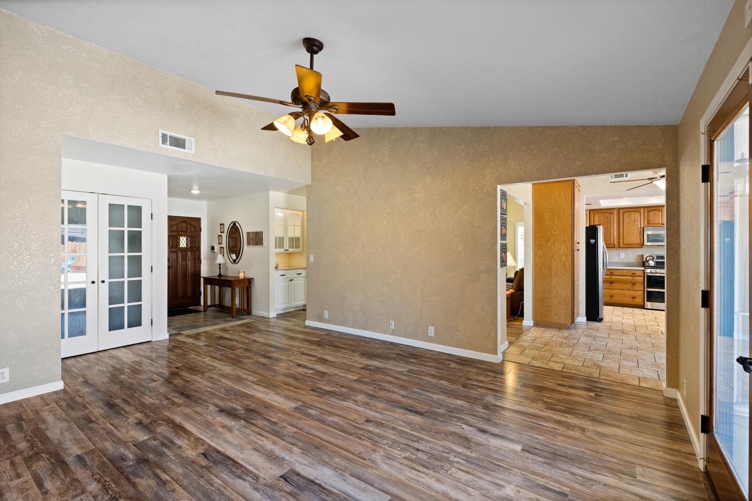 6163 Mohican Dr, Manteca, CA 95336
