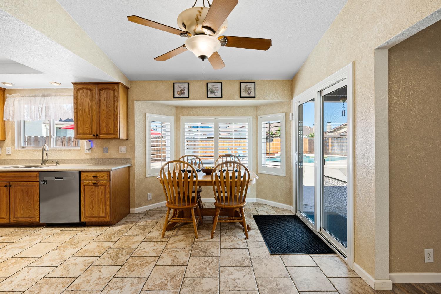6163 Mohican Dr, Manteca, CA 95336