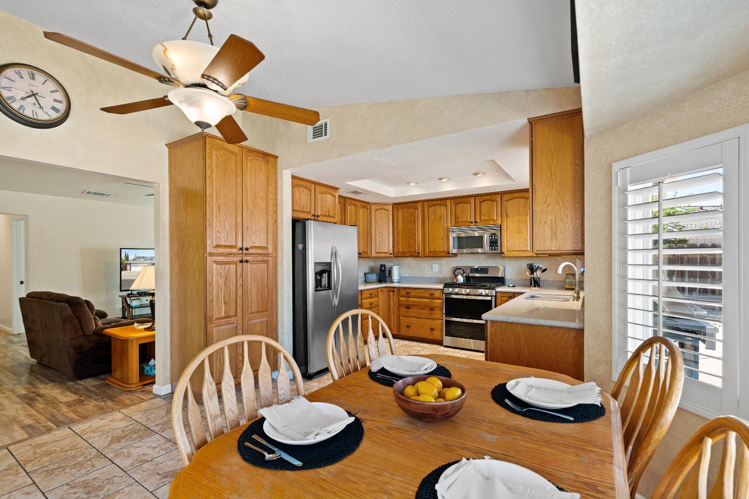 6163 Mohican Dr, Manteca, CA 95336