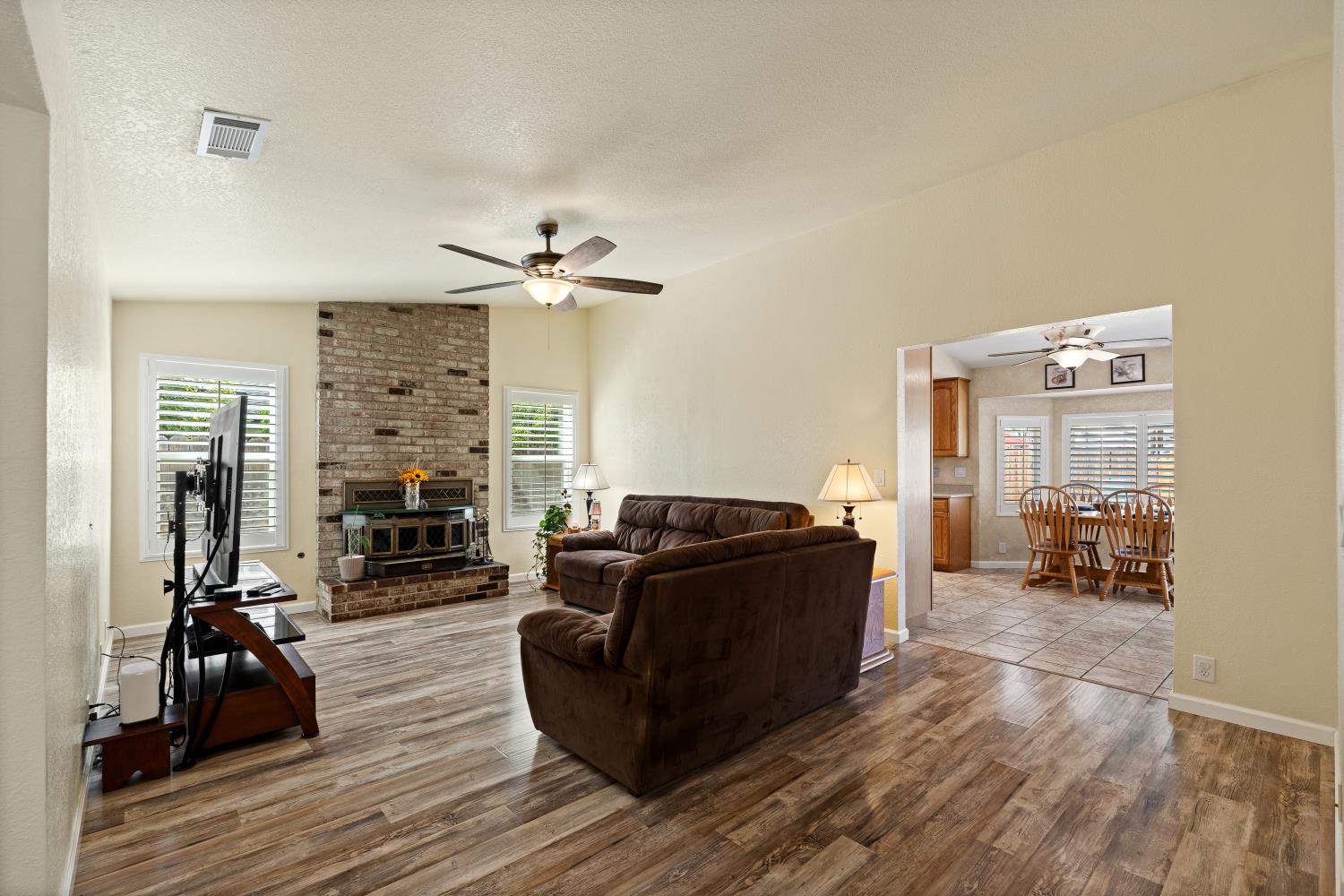 6163 Mohican Dr, Manteca, CA 95336