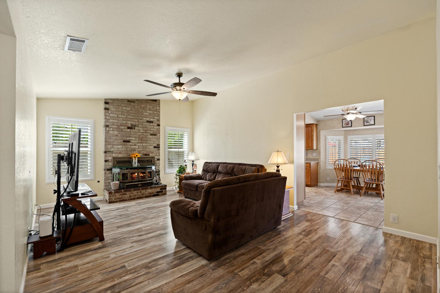 6163 Mohican Dr, Manteca, CA 95336