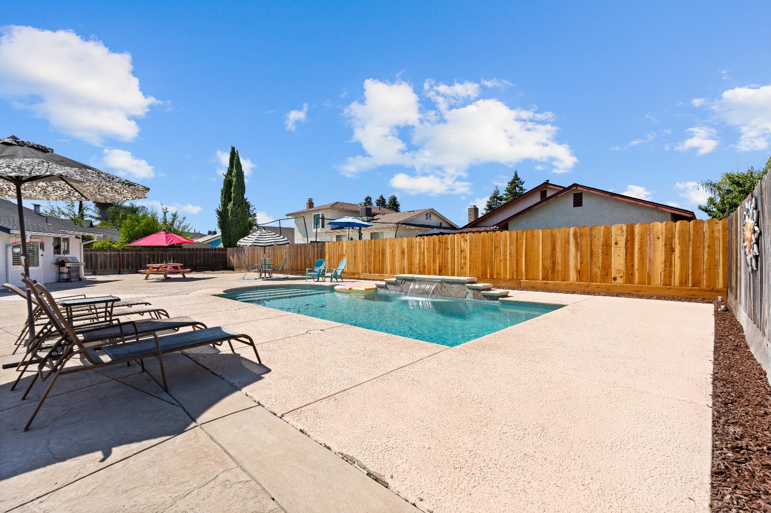 6163 Mohican Dr, Manteca, CA 95336