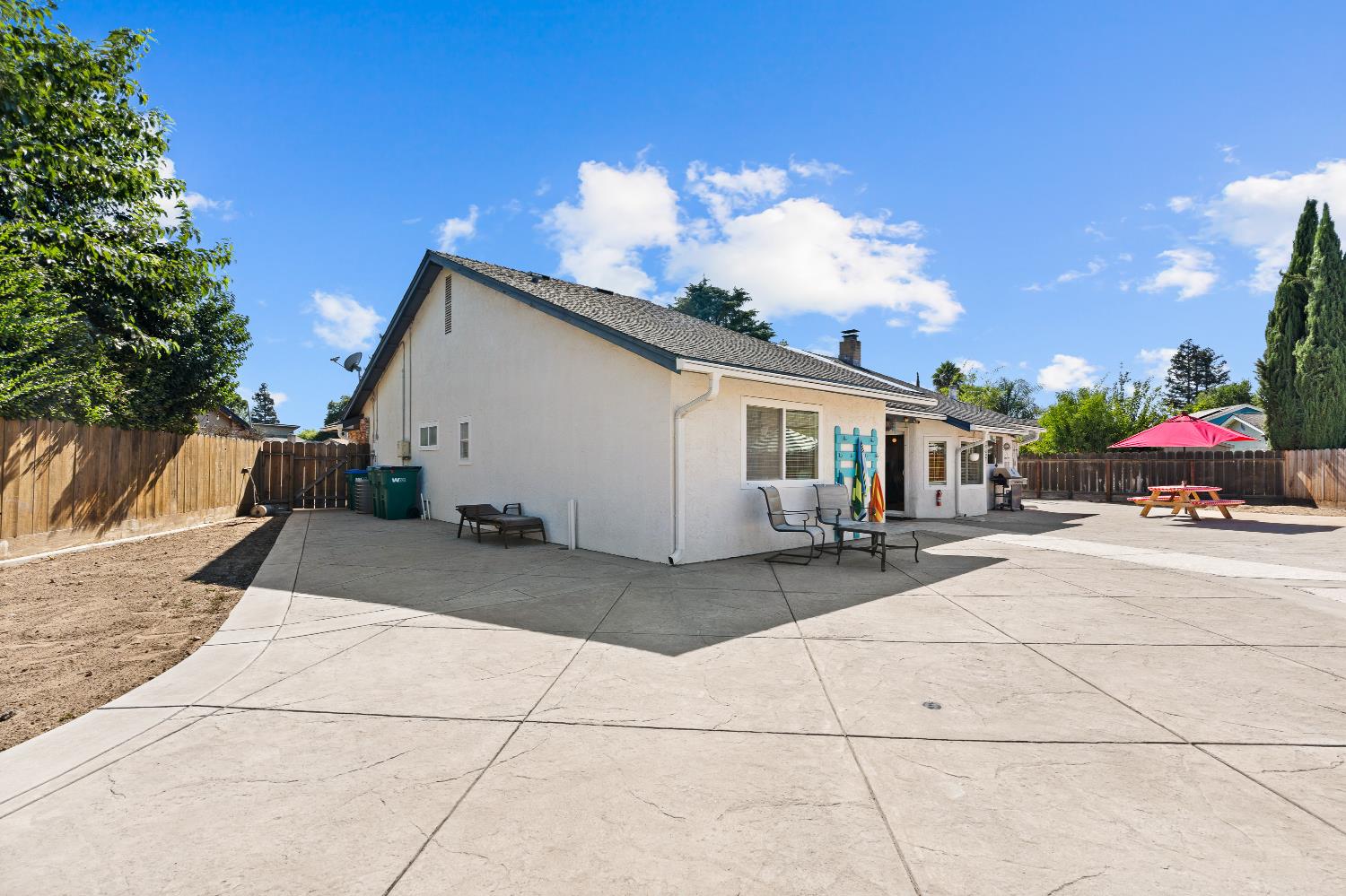 6163 Mohican Dr, Manteca, CA 95336