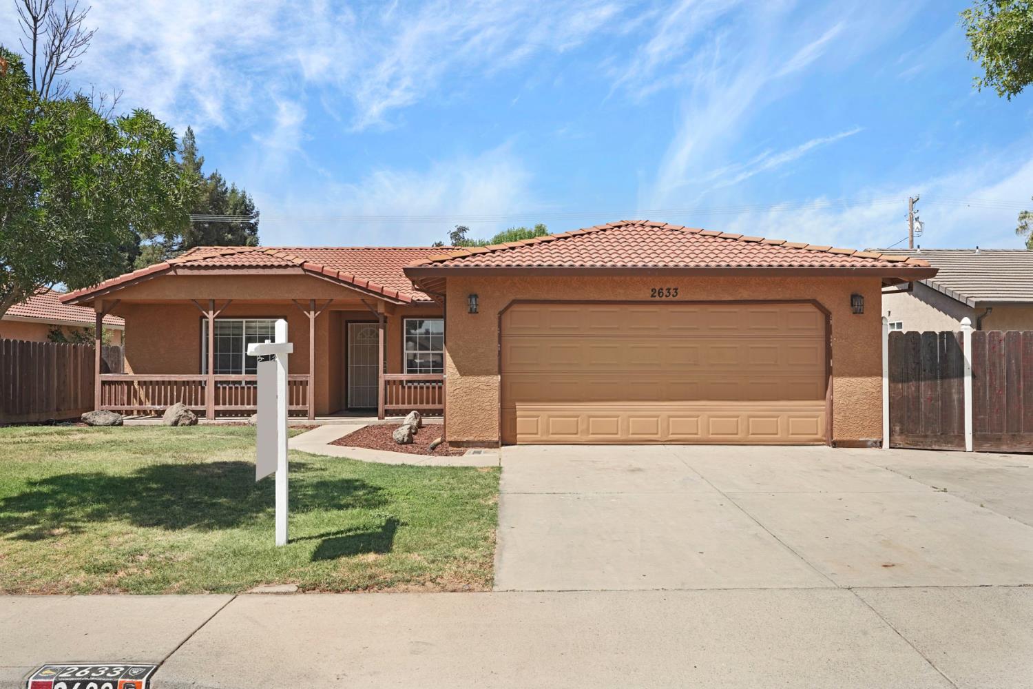 2633 Riverbend Dr, Modesto, CA 95351