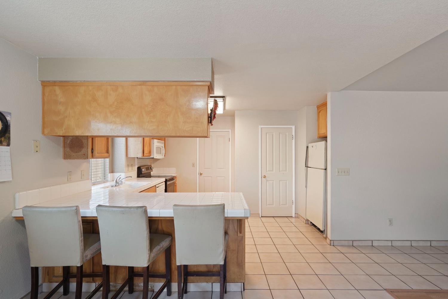 2633 Riverbend Dr, Modesto, CA 95351