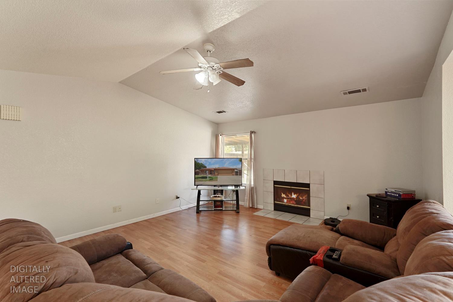 2633 Riverbend Dr, Modesto, CA 95351