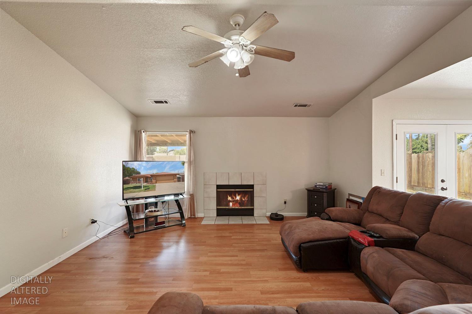 2633 Riverbend Dr, Modesto, CA 95351
