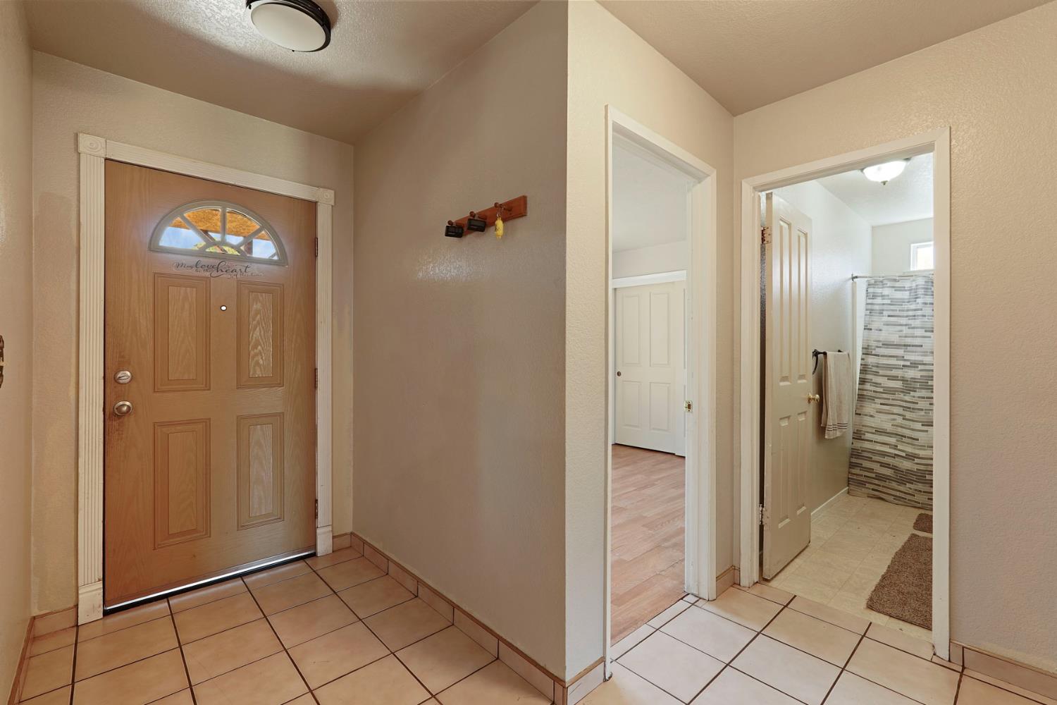 2633 Riverbend Dr, Modesto, CA 95351