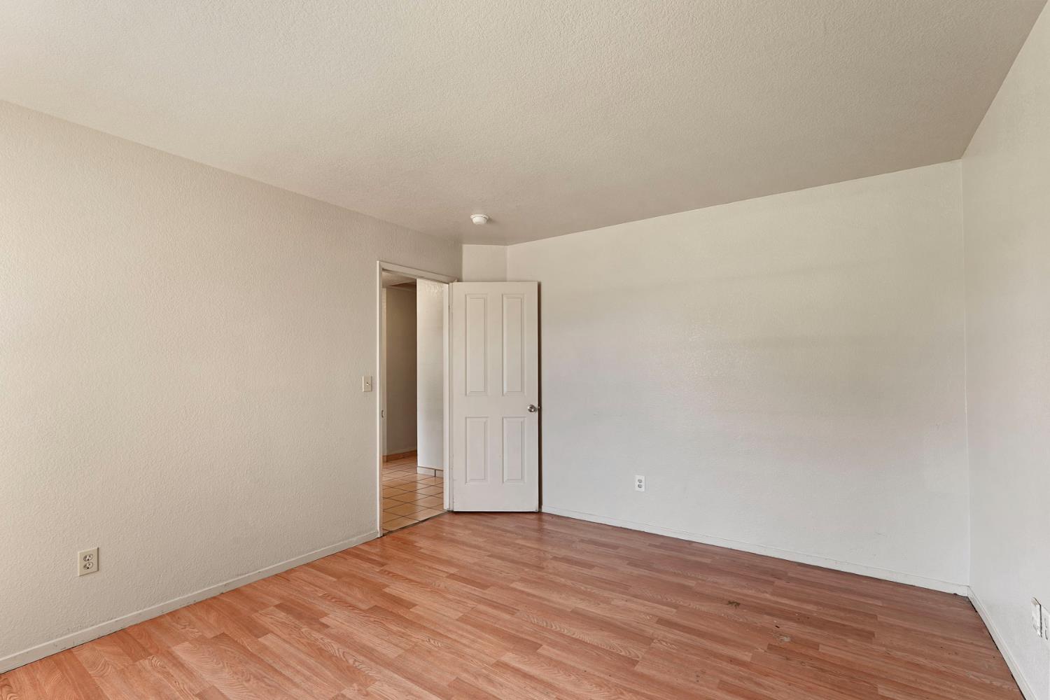2633 Riverbend Dr, Modesto, CA 95351