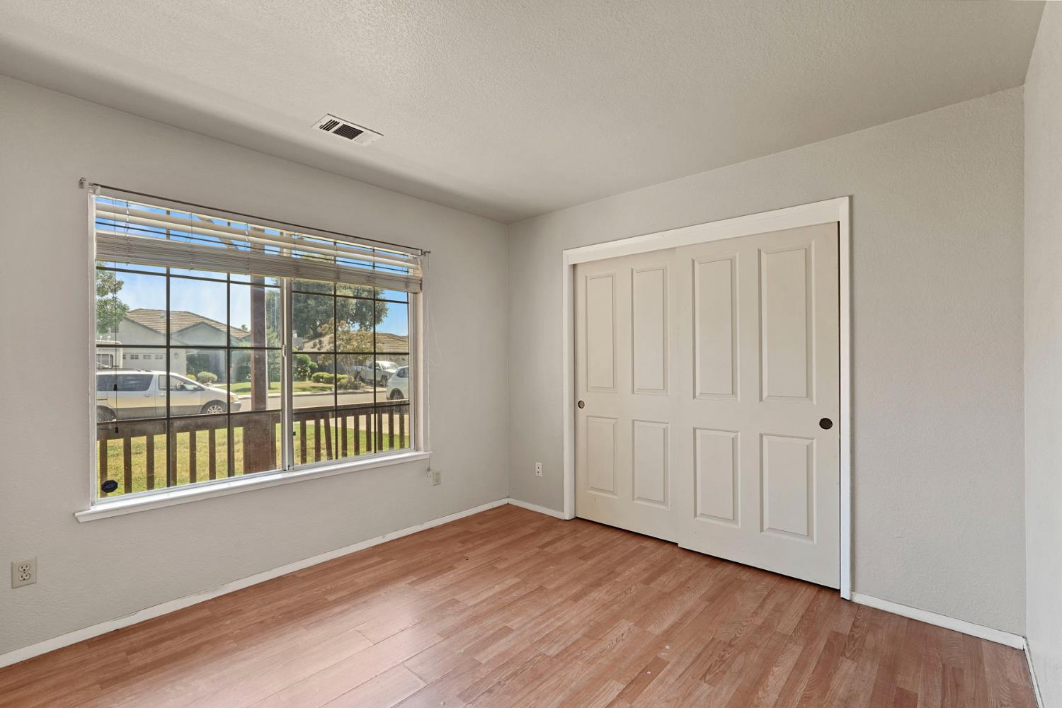 2633 Riverbend Dr, Modesto, CA 95351