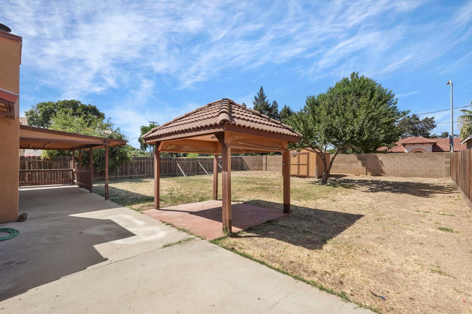 2633 Riverbend Dr, Modesto, CA 95351