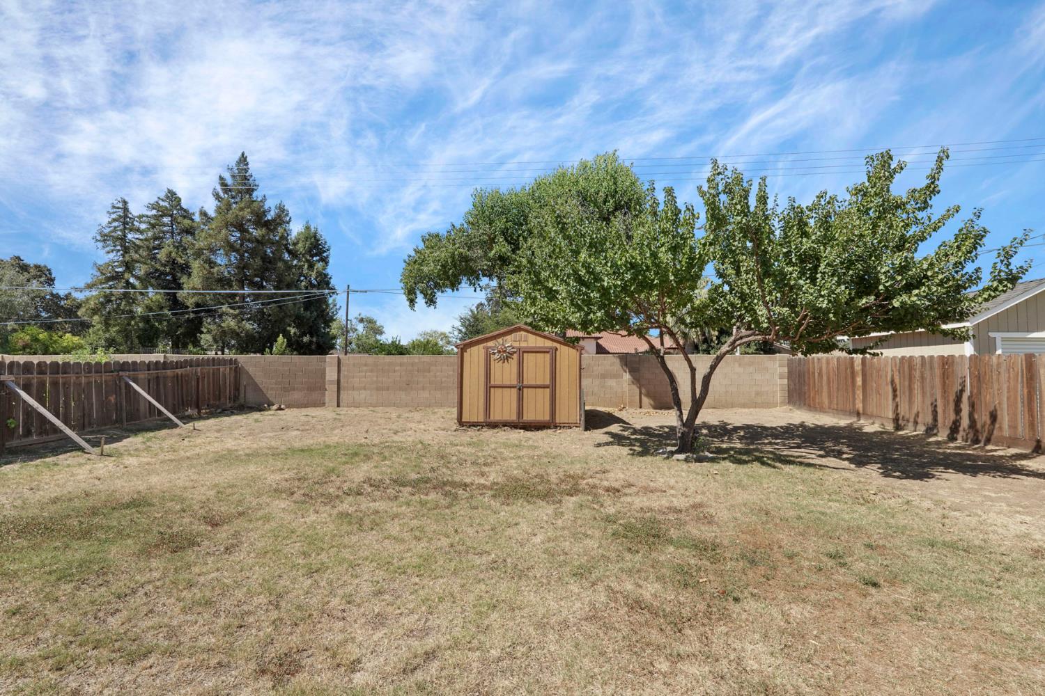 2633 Riverbend Dr, Modesto, CA 95351