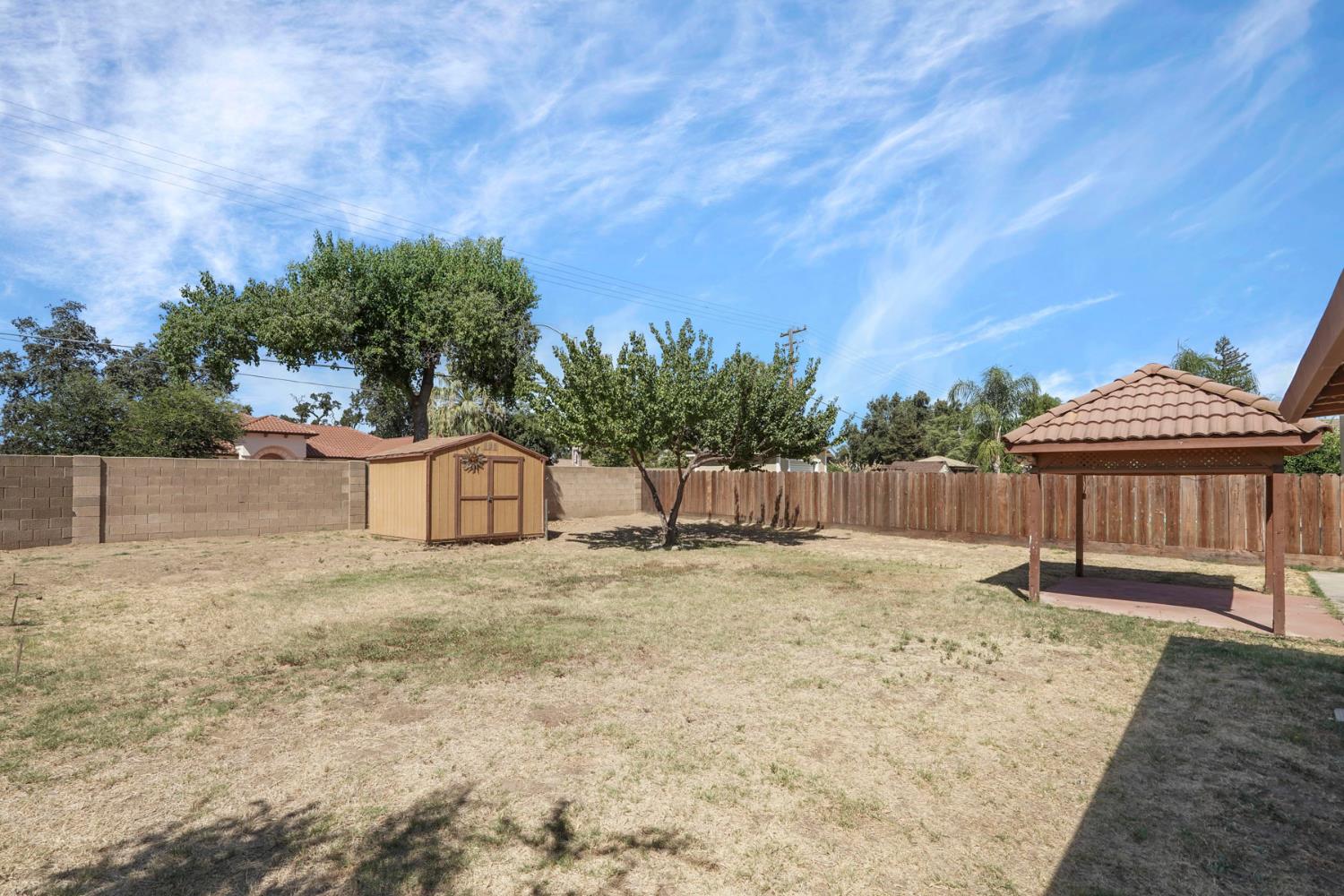 2633 Riverbend Dr, Modesto, CA 95351