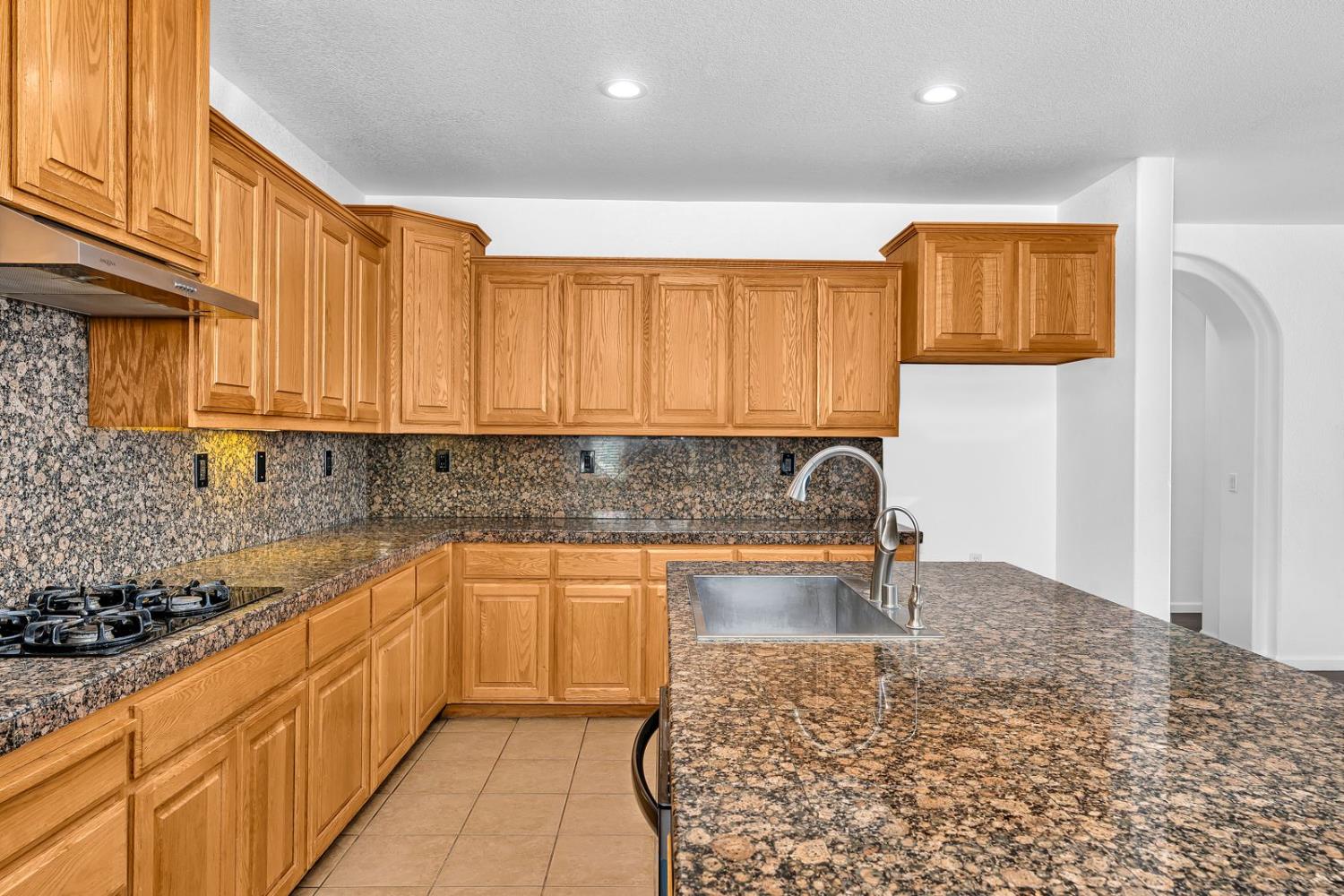 2078 Venezia St, Los Banos, CA 93635