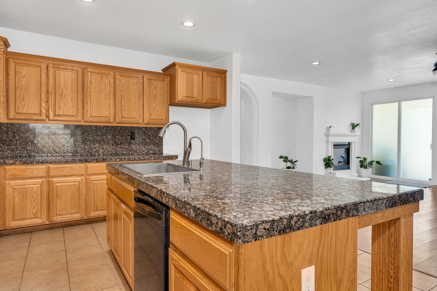 2078 Venezia St, Los Banos, CA 93635