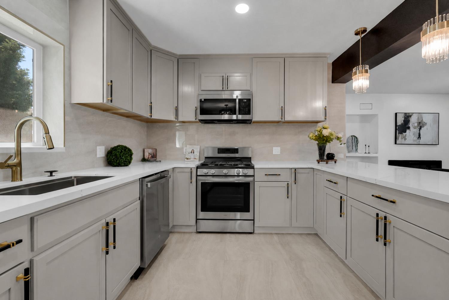 1424 La Salle Dr, Turlock, CA 95382