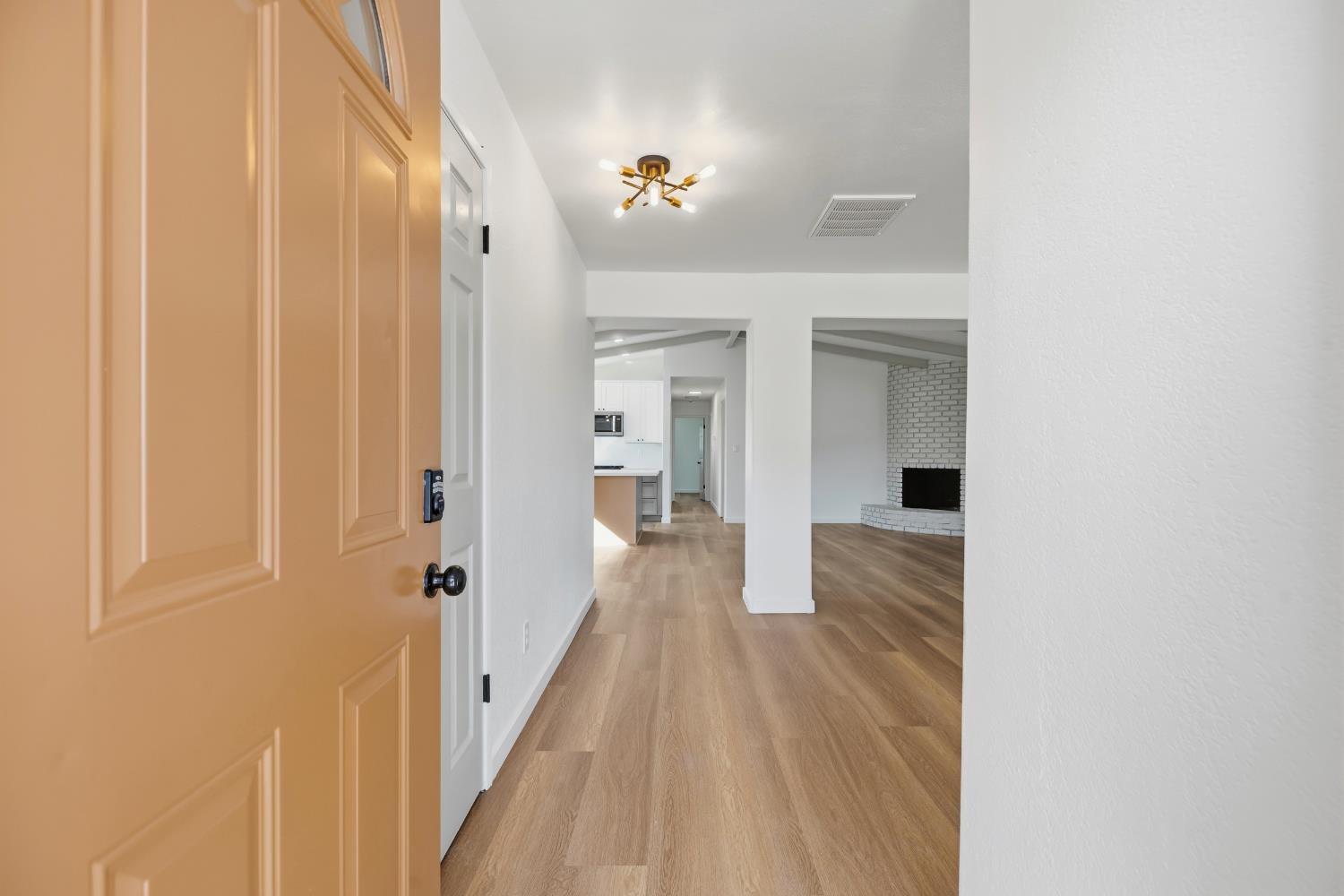 13510 Bentley St, Waterford, CA 95386