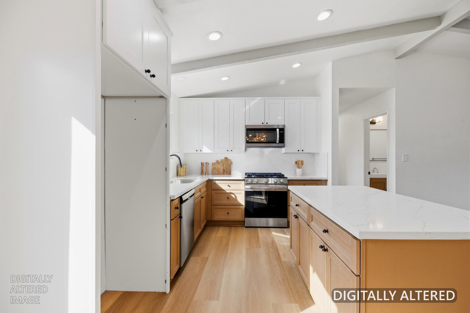 13510 Bentley St, Waterford, CA 95386