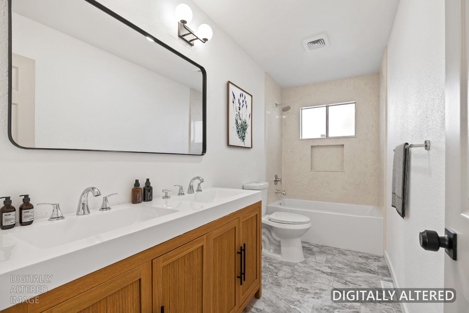 13510 Bentley St, Waterford, CA 95386