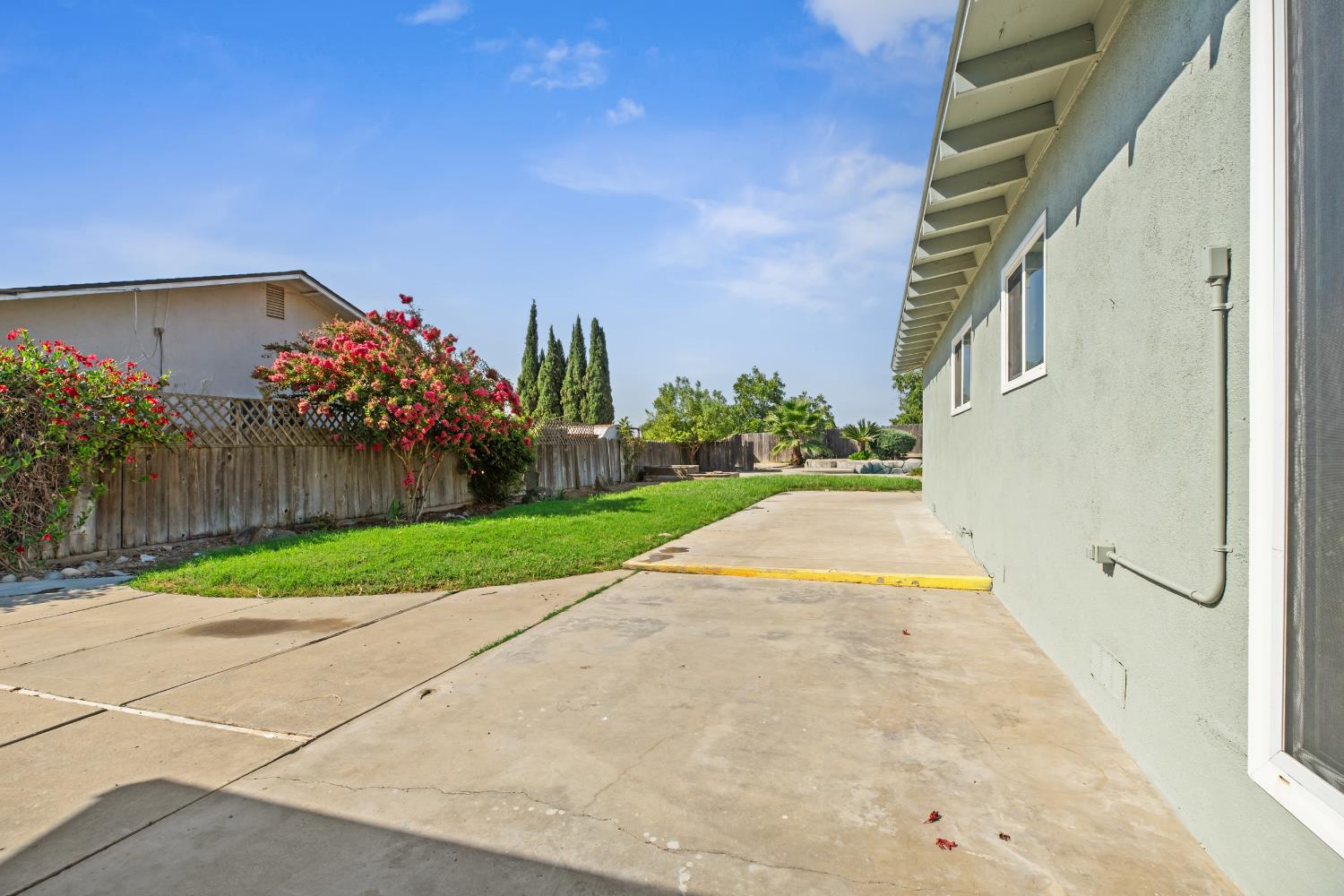 13510 Bentley St, Waterford, CA 95386