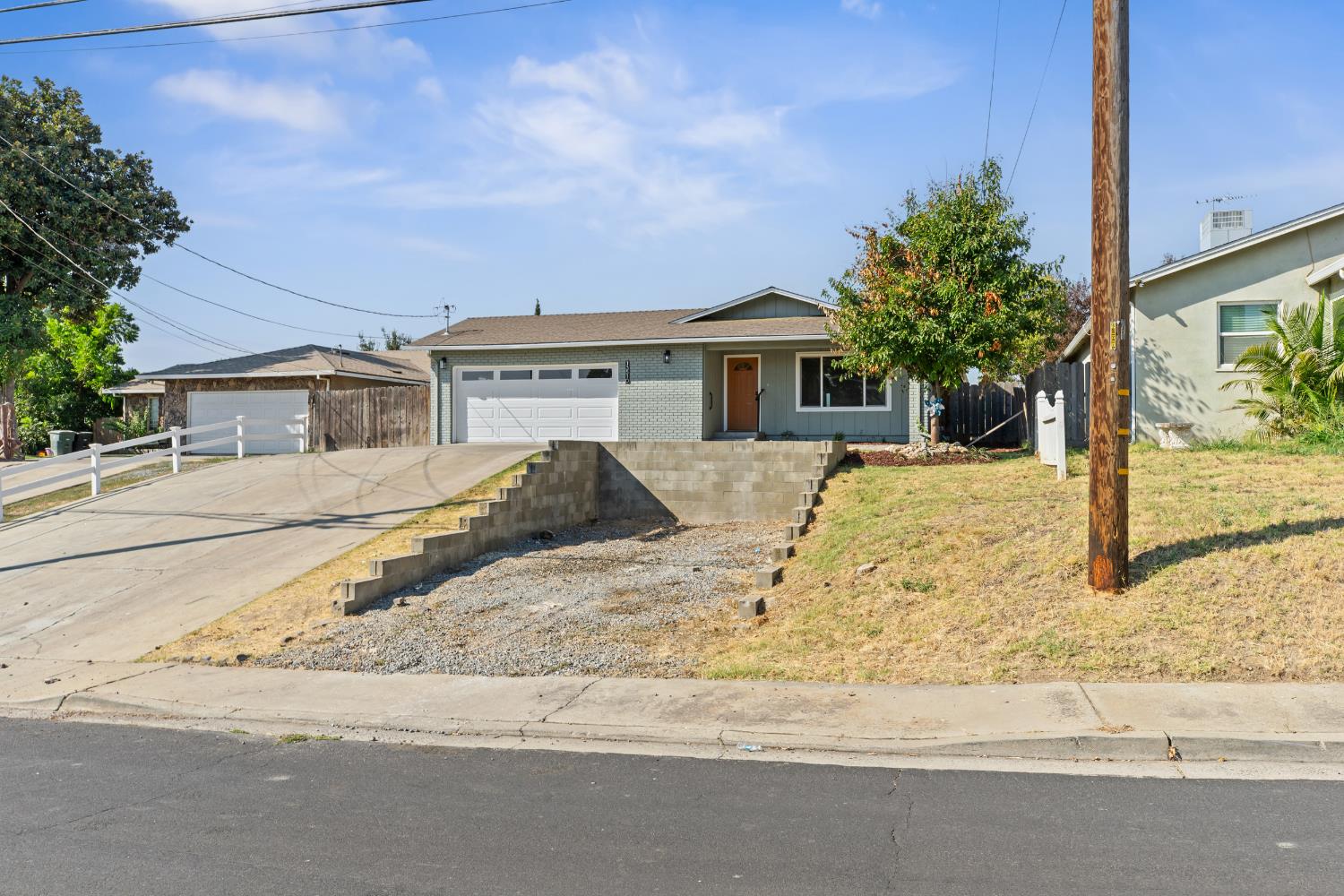 13510 Bentley St, Waterford, CA 95386