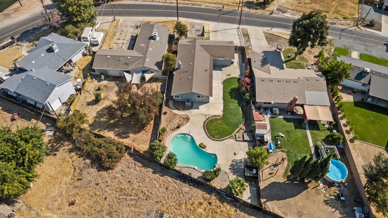 13510 Bentley St, Waterford, CA 95386