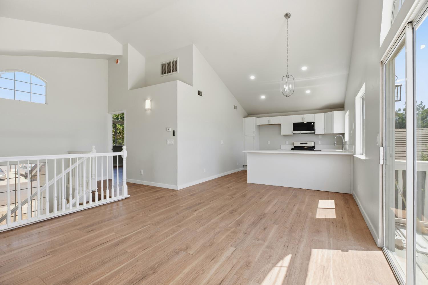 728 Park Hurst Way, Modesto, CA 95358