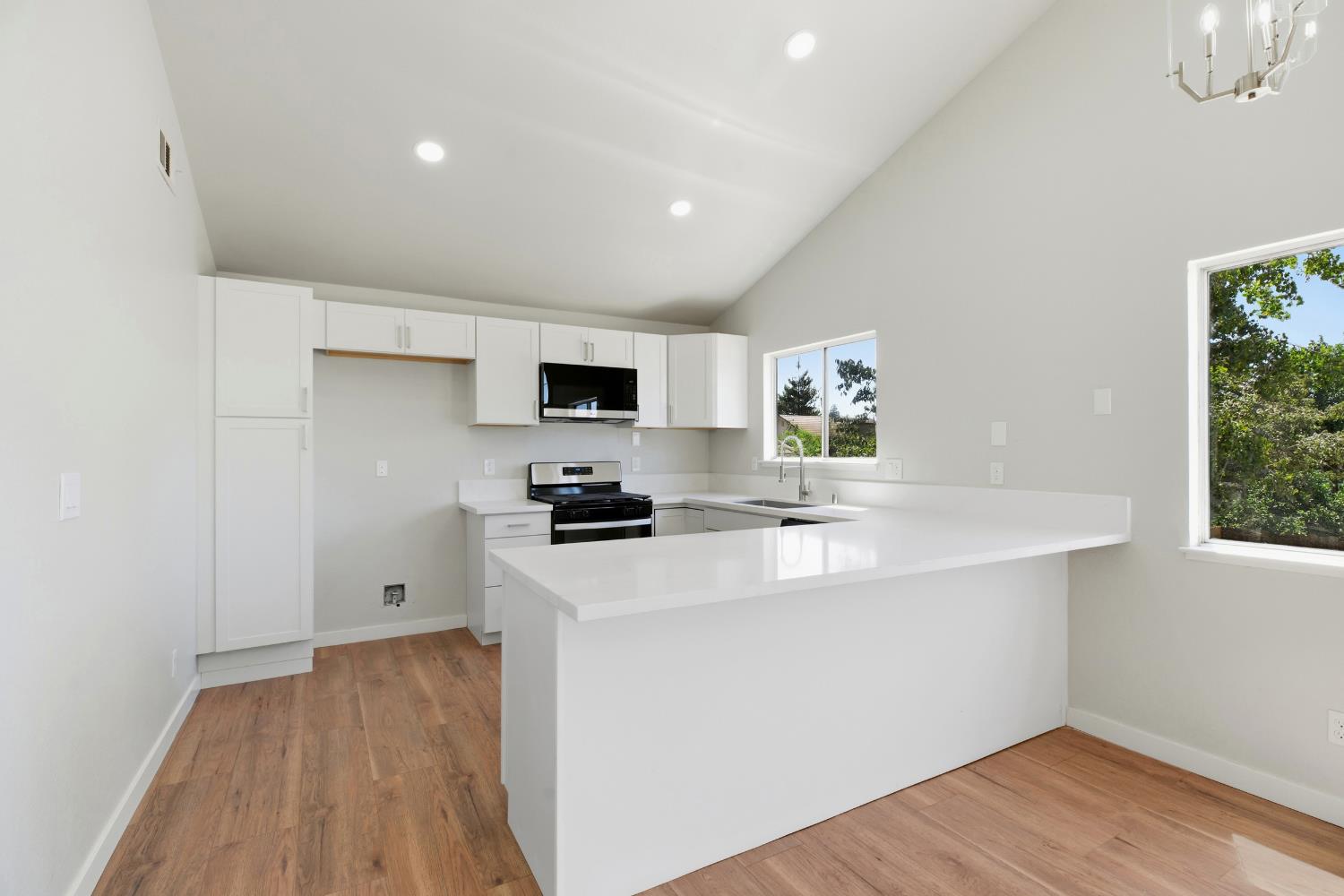 728 Park Hurst Way, Modesto, CA 95358