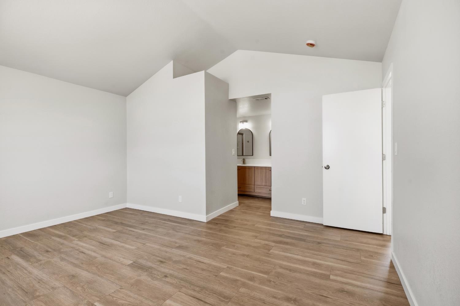 728 Park Hurst Way, Modesto, CA 95358