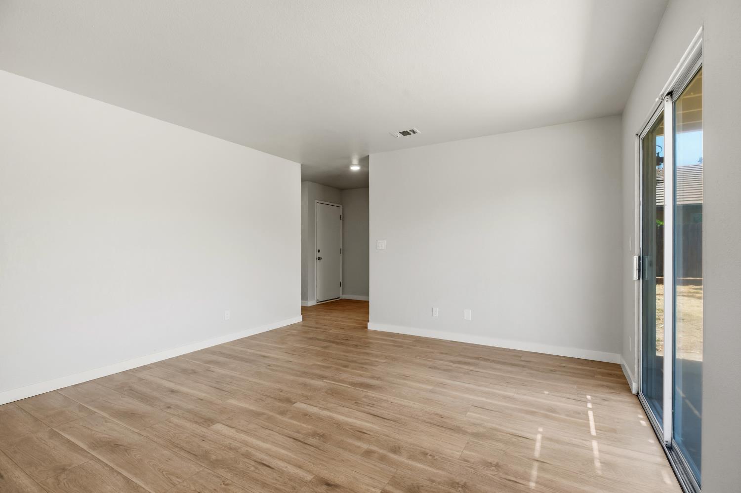 728 Park Hurst Way, Modesto, CA 95358