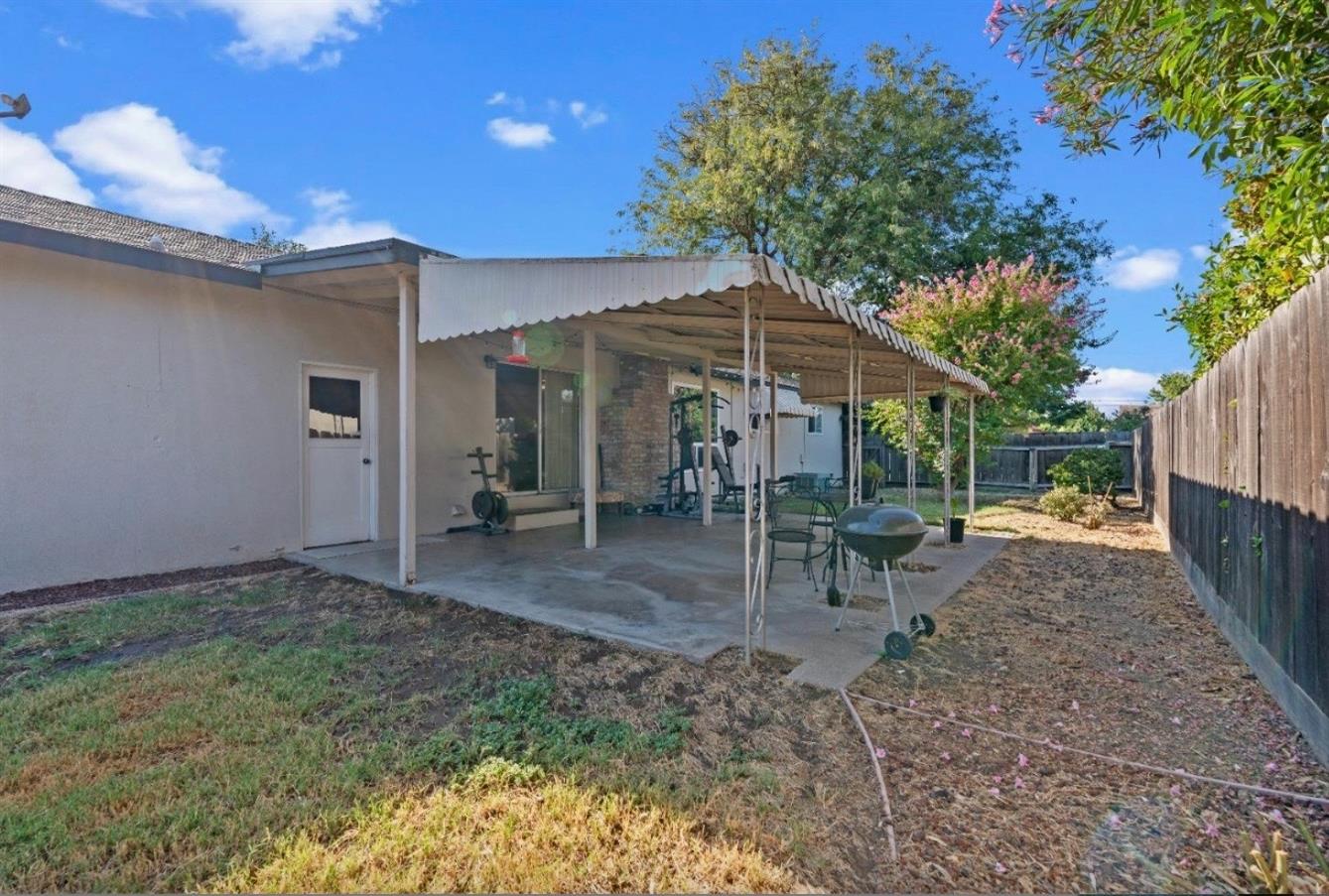 2409 Dana Lane, Modesto, CA 95350