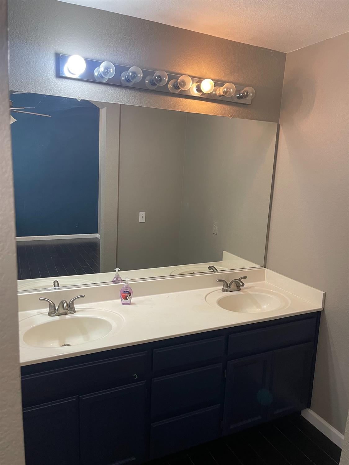 3909 Wilkesboro Ave, Modesto, CA 95357