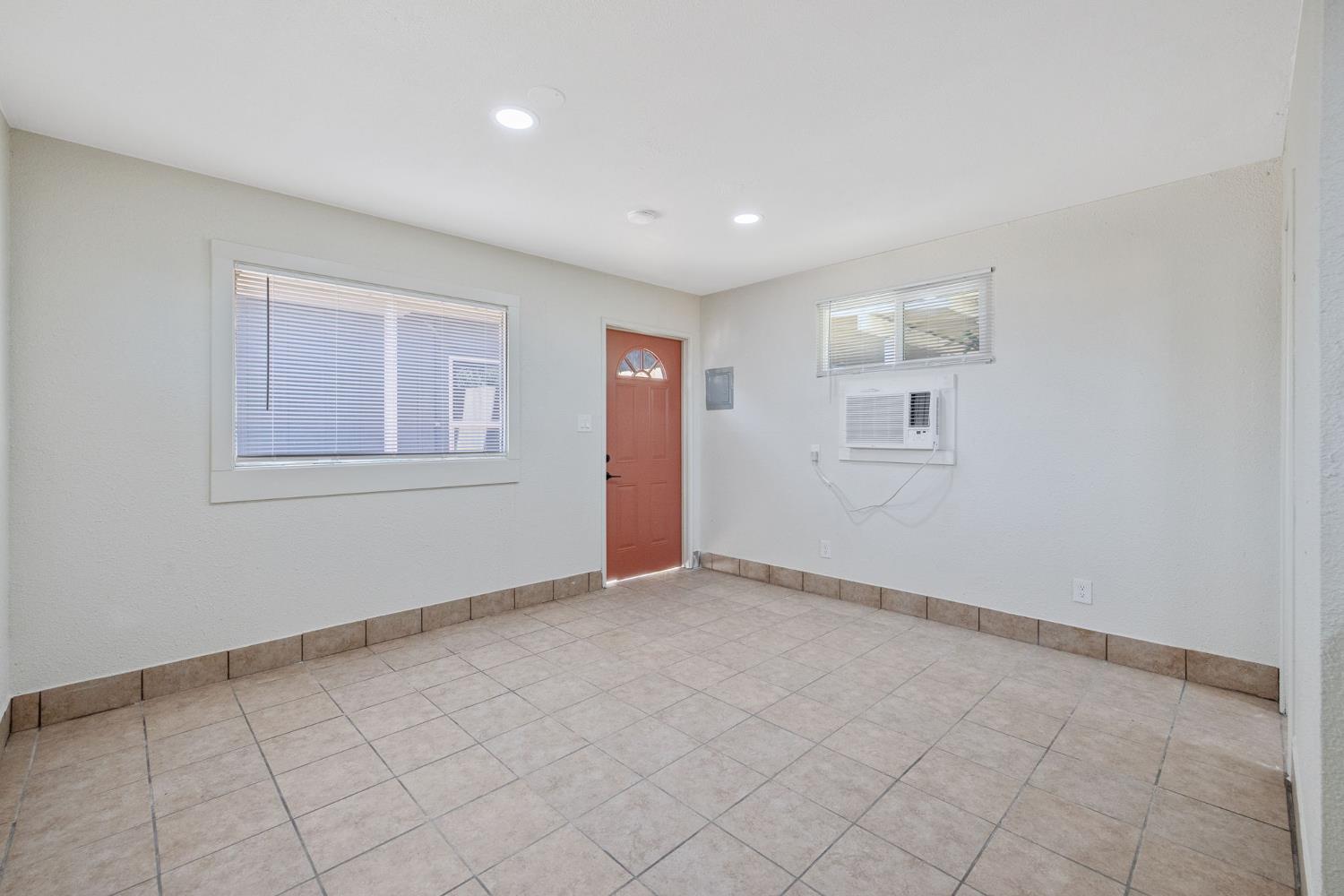 19415 Empire St, Stratford, CA 93263
