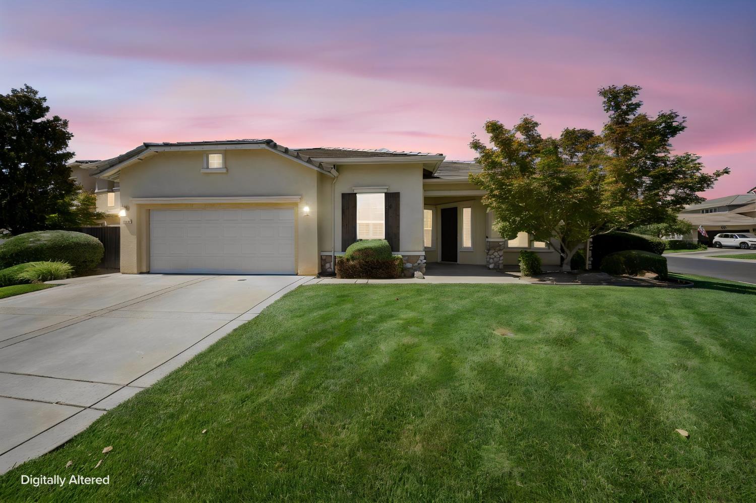 3917 Lakeside Dr, Modesto, CA 95355