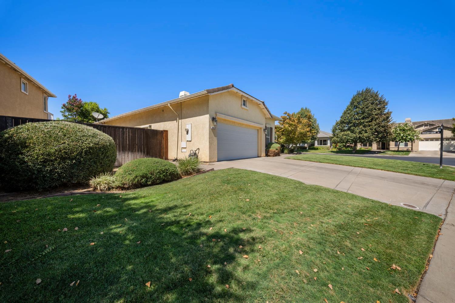 3917 Lakeside Dr, Modesto, CA 95355
