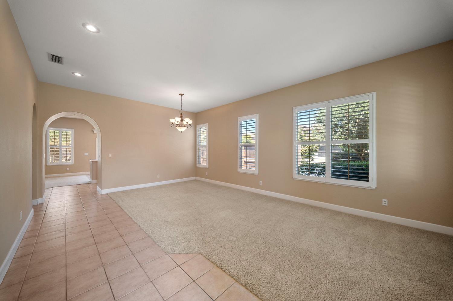3917 Lakeside Dr, Modesto, CA 95355