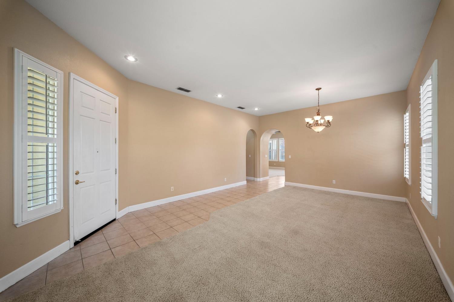 3917 Lakeside Dr, Modesto, CA 95355