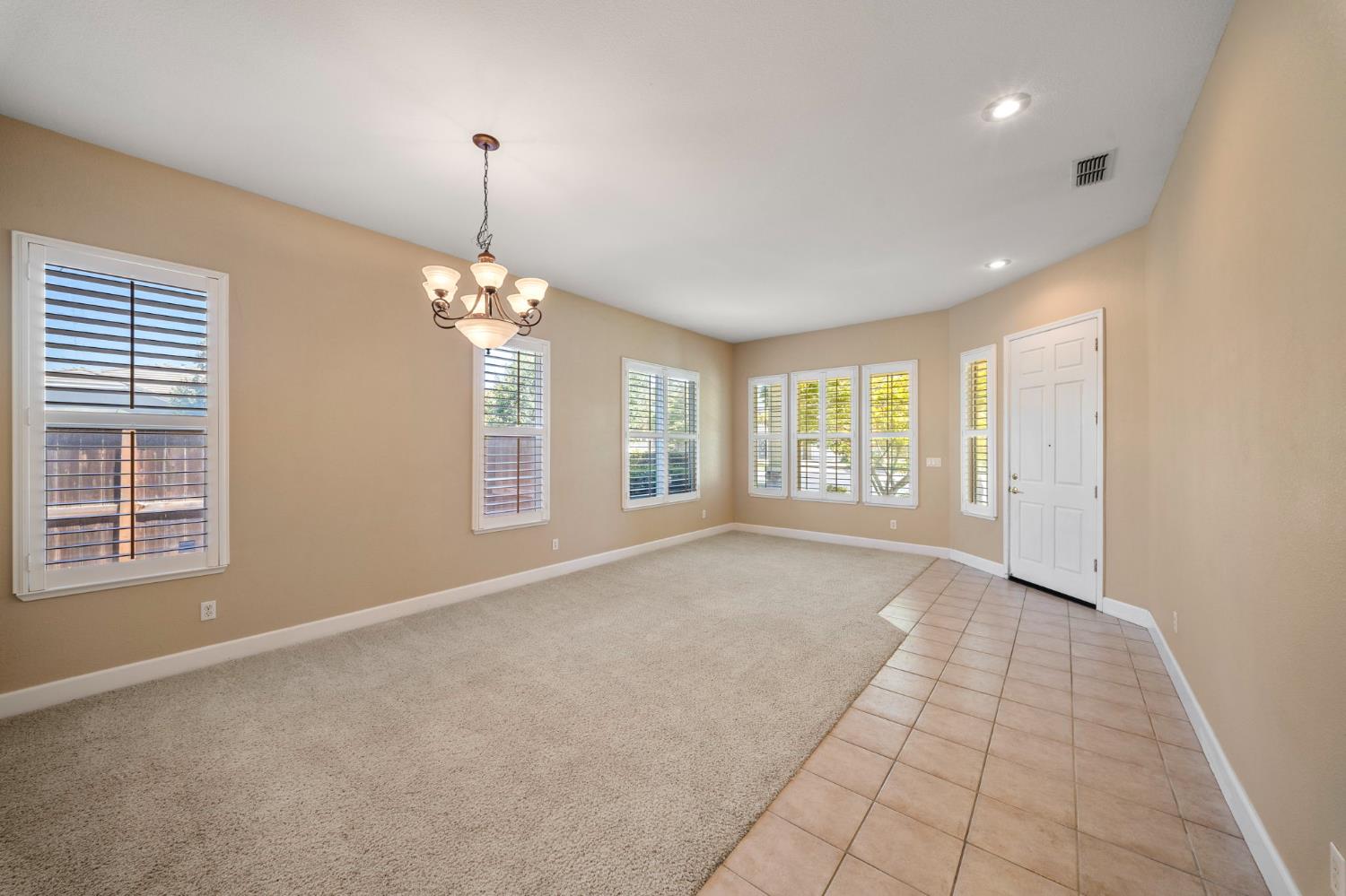 3917 Lakeside Dr, Modesto, CA 95355