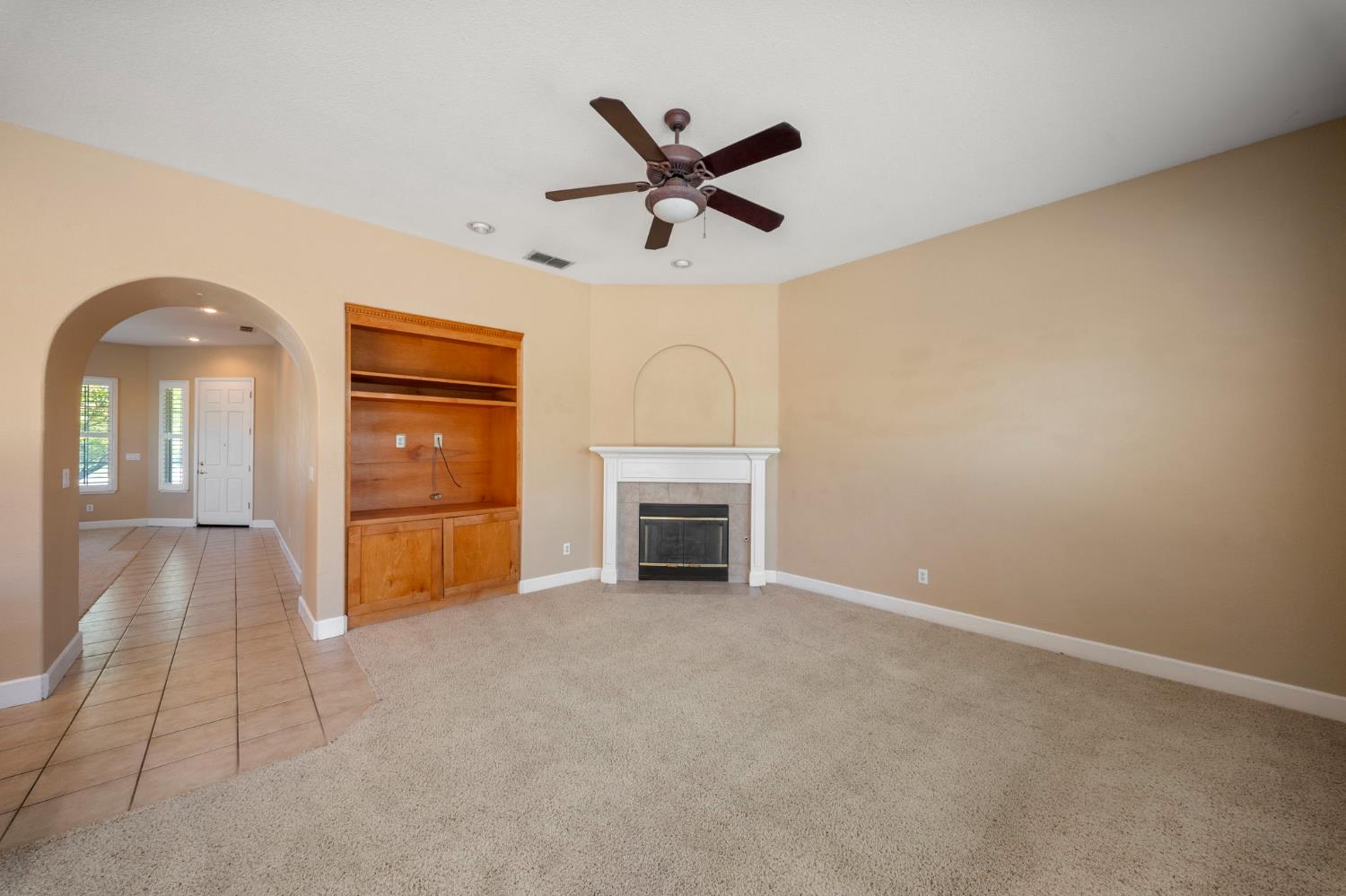 3917 Lakeside Dr, Modesto, CA 95355